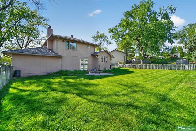 6617 S 75th Circle, Ralston, NE 68127