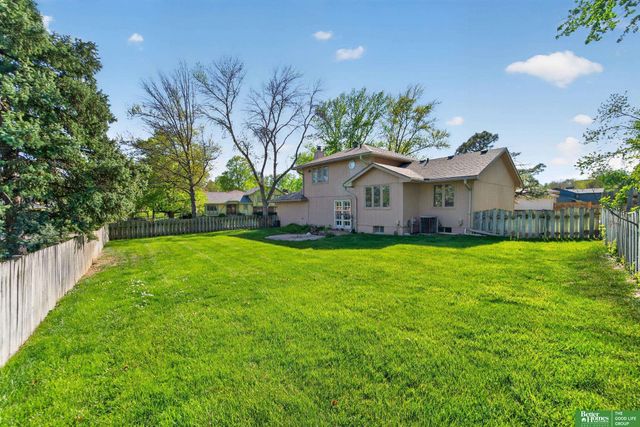 6617 S 75th Circle, Ralston, NE 68127