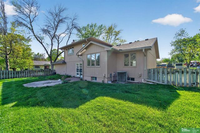 6617 S 75th Circle, Ralston, NE 68127