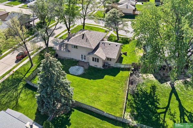 6617 S 75th Circle, Ralston, NE 68127