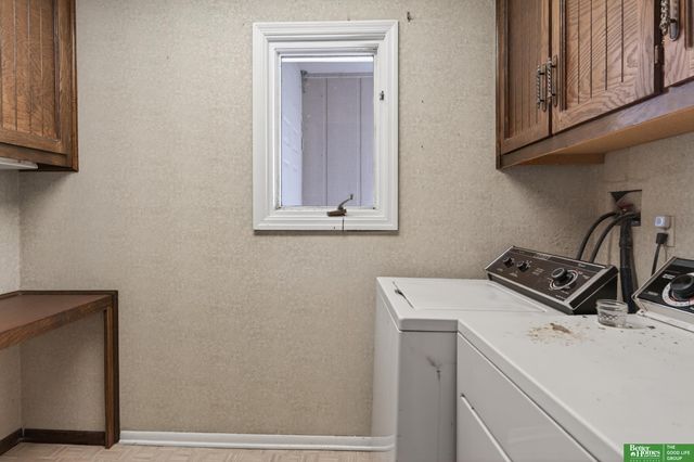 6617 S 75th Circle, Ralston, NE 68127