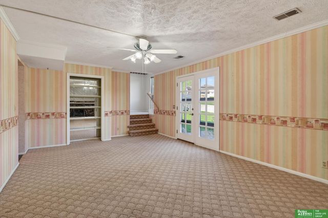 6617 S 75th Circle, Ralston, NE 68127