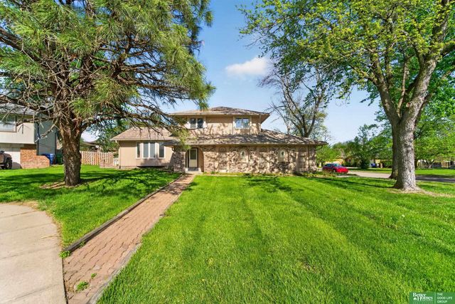 6617 S 75th Circle, Ralston, NE 68127