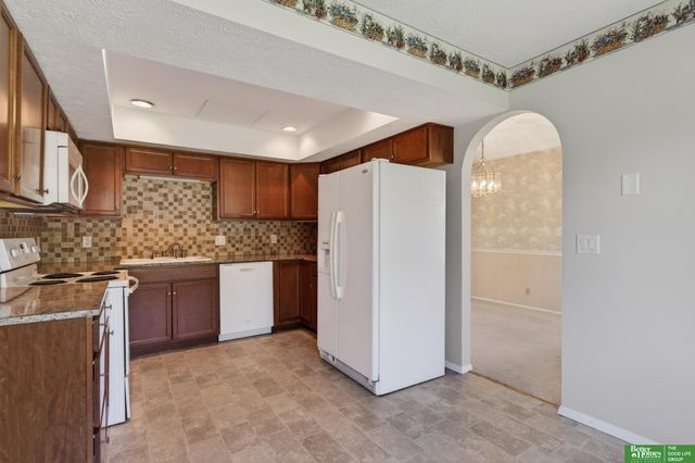 6617 S 75th Circle, Ralston, NE 68127