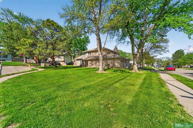 6617 S 75th Circle, Ralston, NE 68127