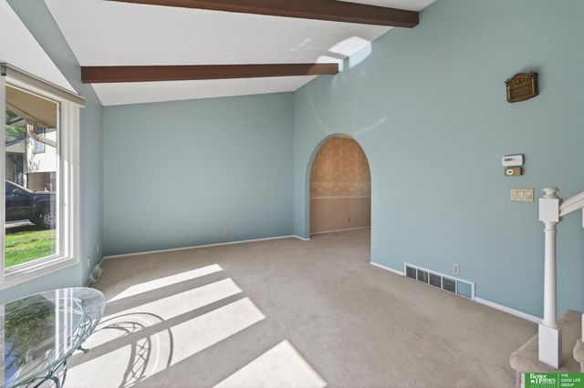 6617 S 75th Circle, Ralston, NE 68127