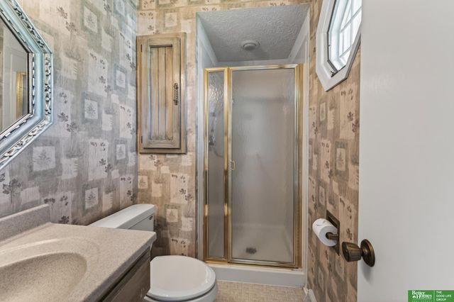 6617 S 75th Circle, Ralston, NE 68127