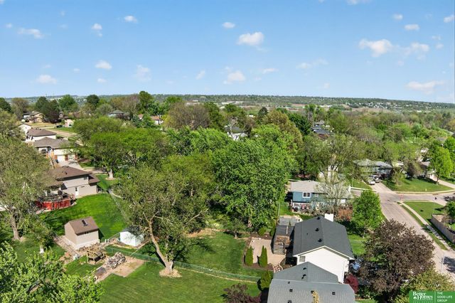 6617 S 75th Circle, Ralston, NE 68127