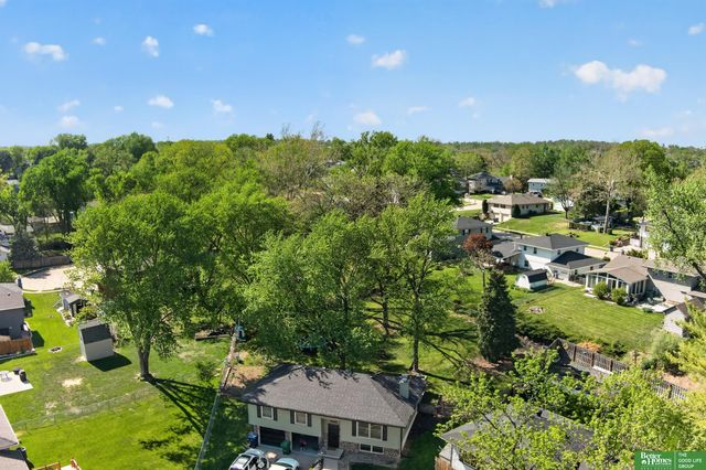 6617 S 75th Circle, Ralston, NE 68127