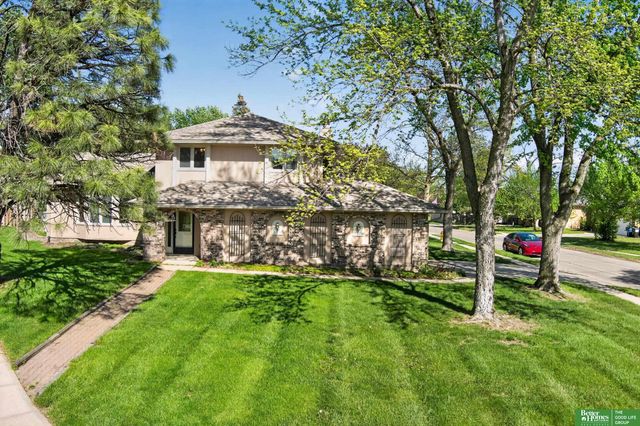 6617 S 75th Circle, Ralston, NE 68127