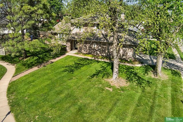 6617 S 75th Circle, Ralston, NE 68127
