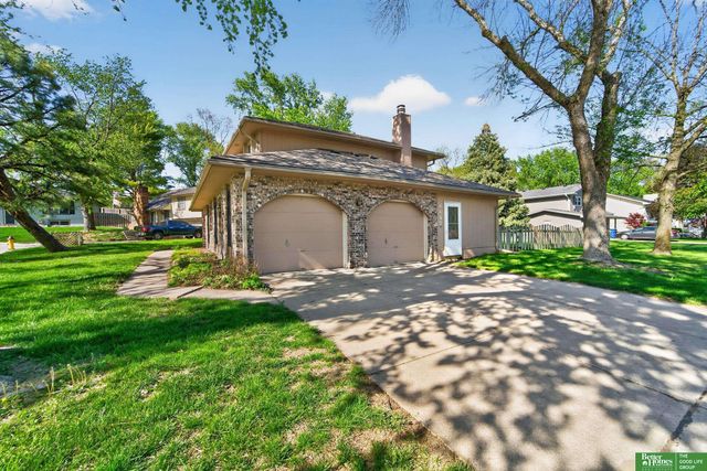 6617 S 75th Circle, Ralston, NE 68127