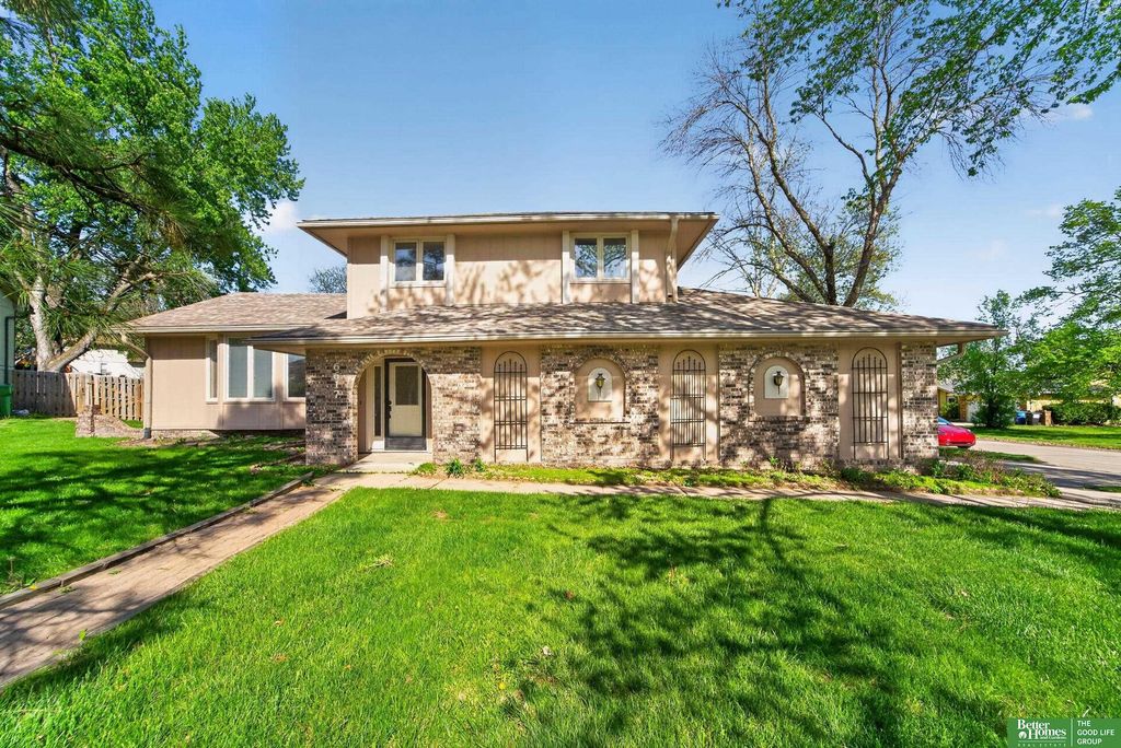 6617 S 75th Circle, Ralston, NE 68127