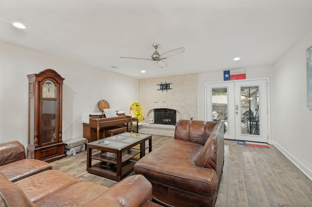 824 Wheelwood Drive, Hurst, TX 76053 — photo 3