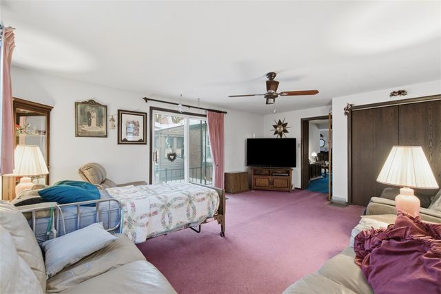 9 Oakwood Ter, Oakmont, PA 15139