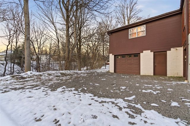 9 Oakwood Ter, Oakmont, PA 15139