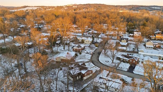 9 Oakwood Ter, Oakmont, PA 15139