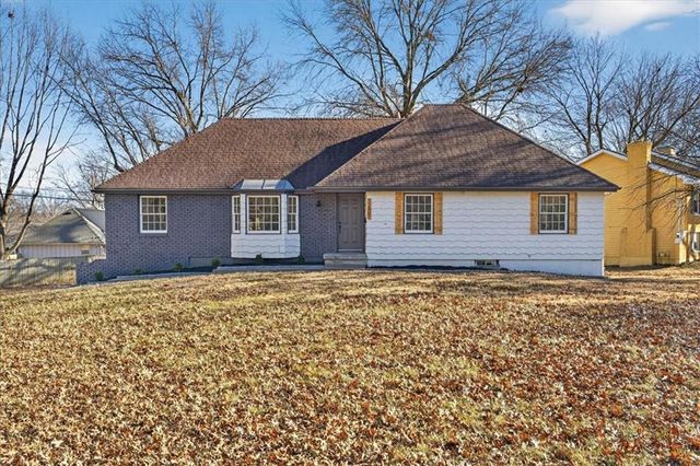 12801 Corrington Avenue, Grandview, MO 64030