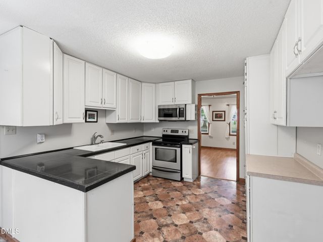 15 Sylvan Way, Zebulon, NC 27597