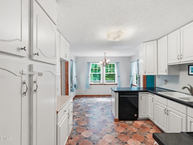 15 Sylvan Way, Zebulon, NC 27597