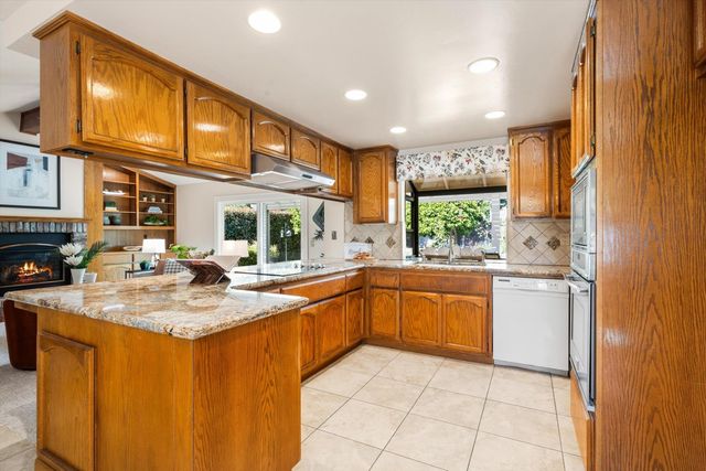 1310 Ridgecrest Way, Roseville, CA 95661