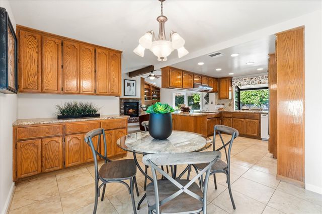 1310 Ridgecrest Way, Roseville, CA 95661