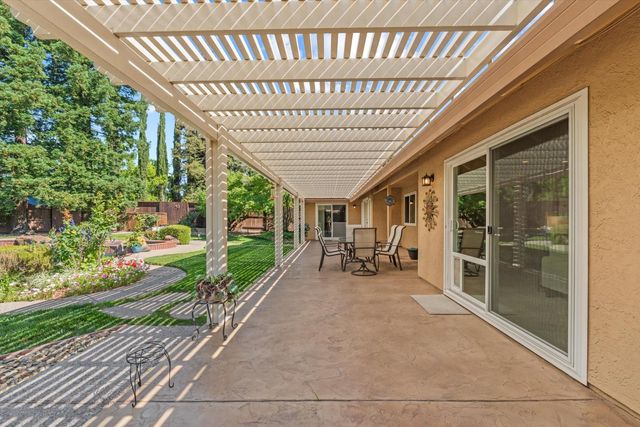 1310 Ridgecrest Way, Roseville, CA 95661