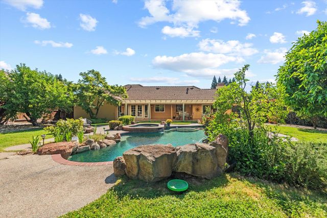1310 Ridgecrest Way, Roseville, CA 95661