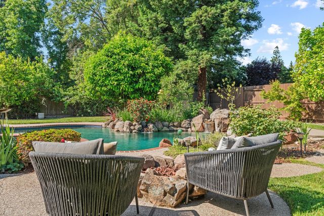 1310 Ridgecrest Way, Roseville, CA 95661