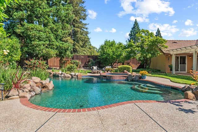 1310 Ridgecrest Way, Roseville, CA 95661