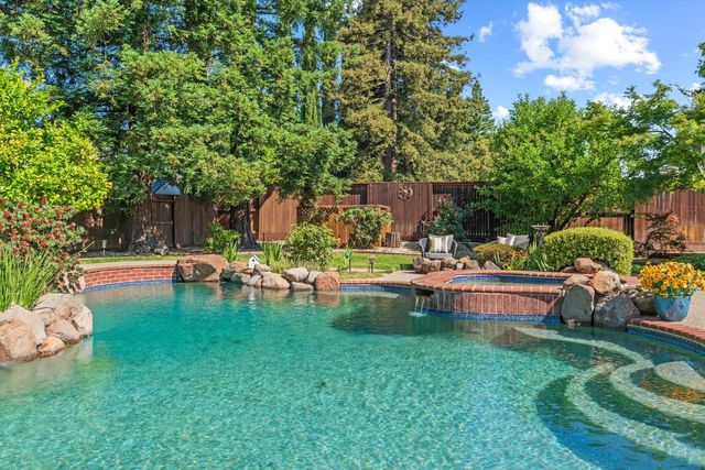 1310 Ridgecrest Way, Roseville, CA 95661