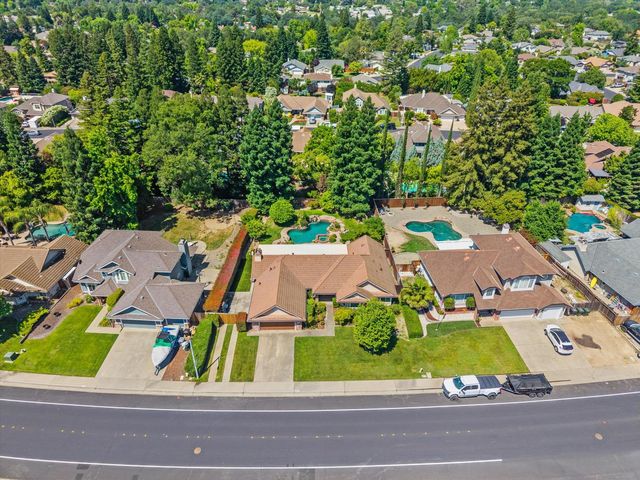1310 Ridgecrest Way, Roseville, CA 95661