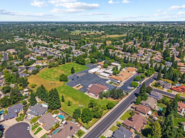 1310 Ridgecrest Way, Roseville, CA 95661
