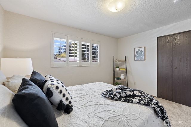 9602 NE 203rd Street, Bothell, WA 98011