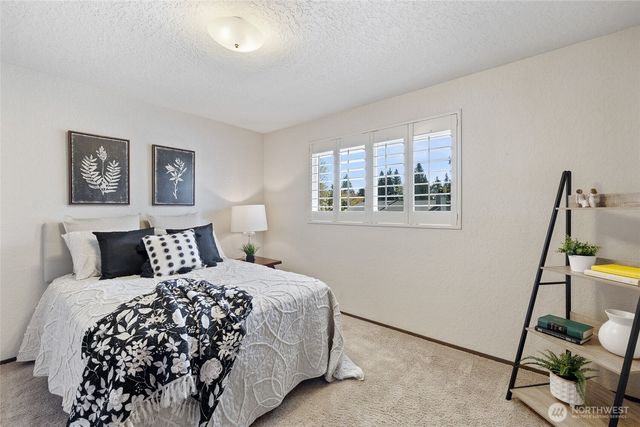 9602 NE 203rd Street, Bothell, WA 98011