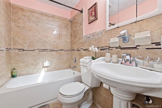 380 Sheridan Street, Westbury, NY 11590