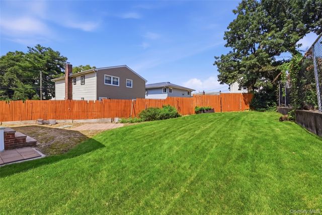 380 Sheridan Street, Westbury, NY 11590