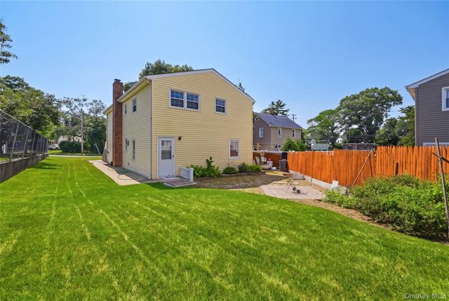 380 Sheridan Street, Westbury, NY 11590