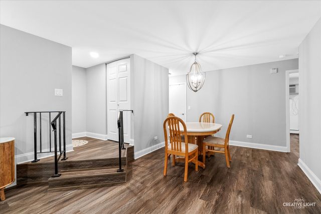 2370 Abbeywood Drive B, Lisle, IL 60532