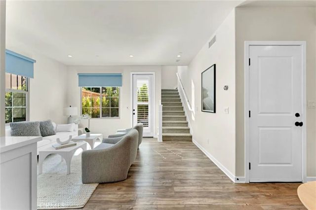 107 Messenger, Irvine, CA 92618