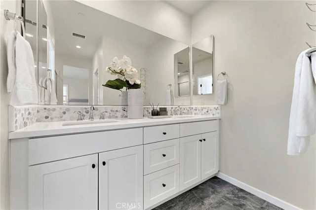 107 Messenger, Irvine, CA 92618