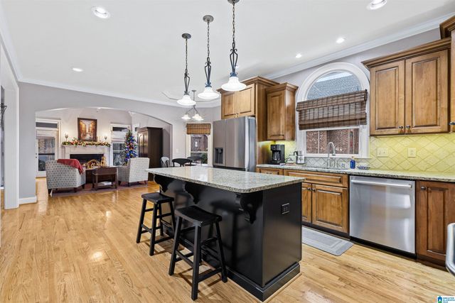 1037 PARKWOOD ROAD, Birmingham, AL 35242