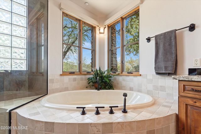 1083 W Vistoso Highlands Drive, Oro Valley, AZ 85755