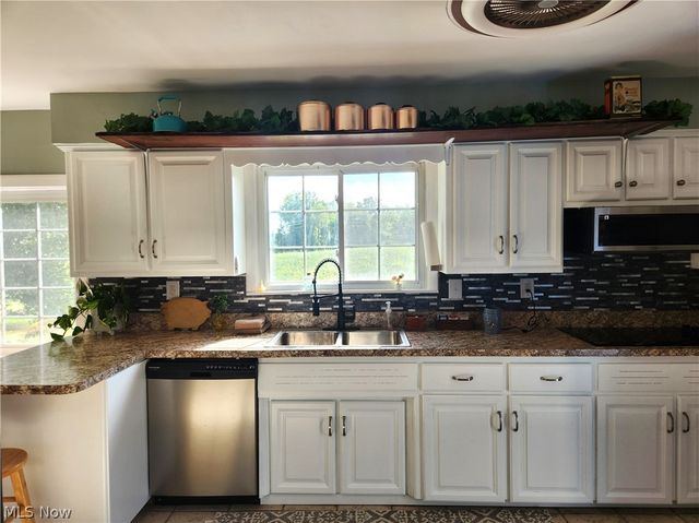 5261 Dailey Road, New Franklin, OH 44319