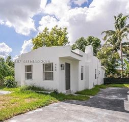 460 NW 82nd Ter, Miami, FL 33150