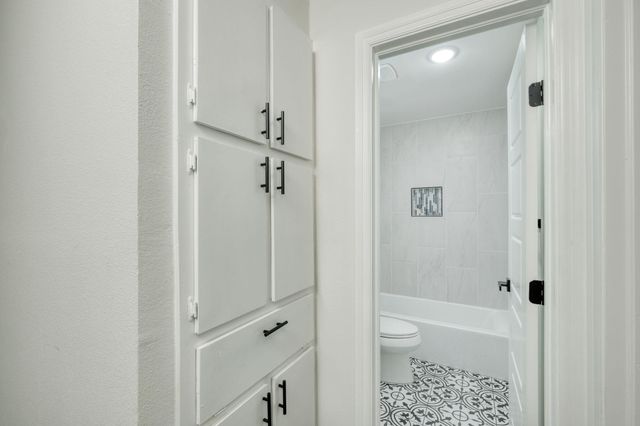 1702 Wagon Gap DR, Round Rock, TX 78681