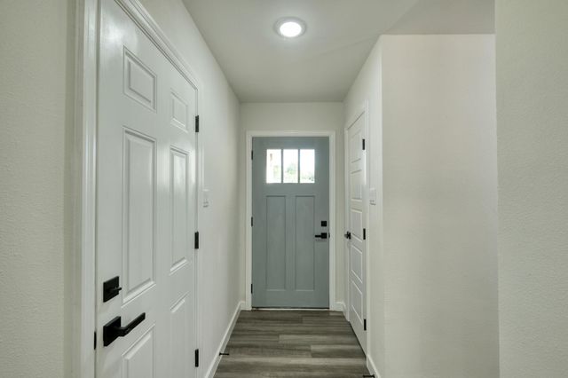 1702 Wagon Gap DR, Round Rock, TX 78681