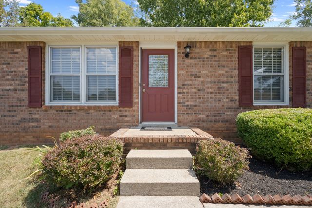 711 Green Valley Ct, Clarksville, TN 37042