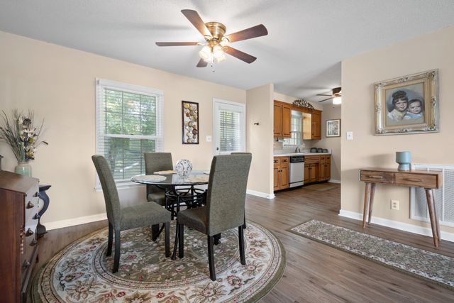 711 Green Valley Ct, Clarksville, TN 37042