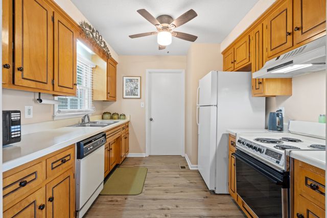 711 Green Valley Ct, Clarksville, TN 37042